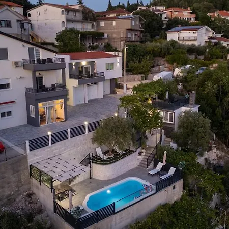 Villa Klara - Makarska By Guide *