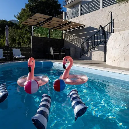 Villa Klara - Makarska By Guide