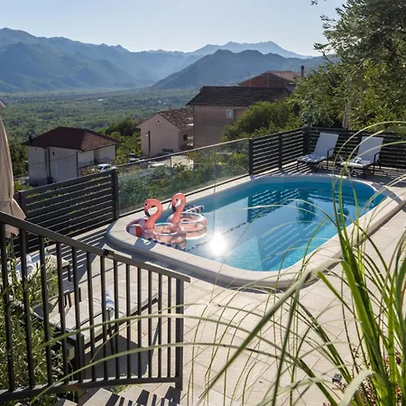 Villa Klara - Makarska By Guide